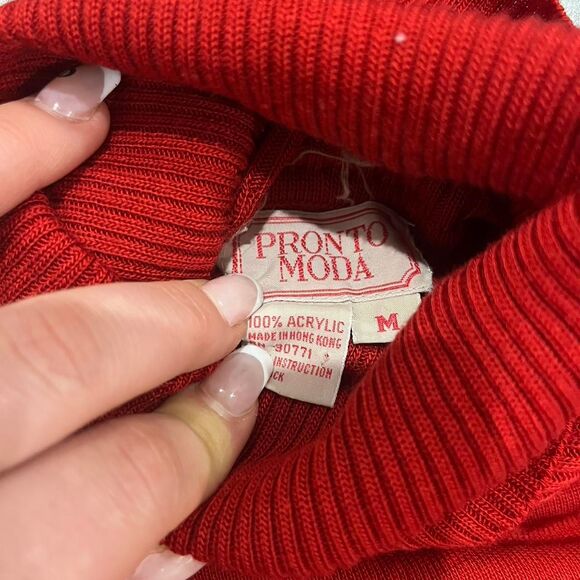 Women's Red turtleneck - Picture 4 of 4